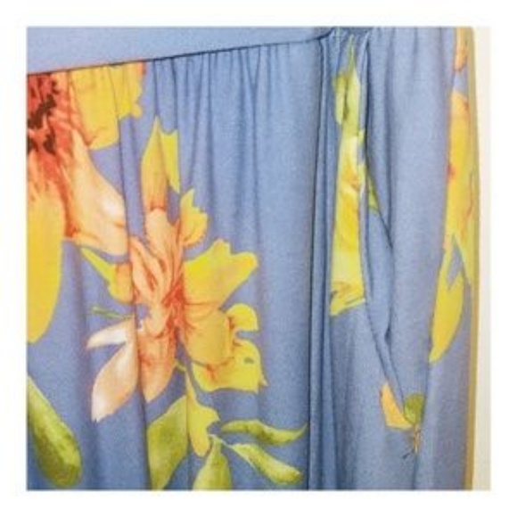 Strapless Floral Dress with Pockets - Picture 4 of 4